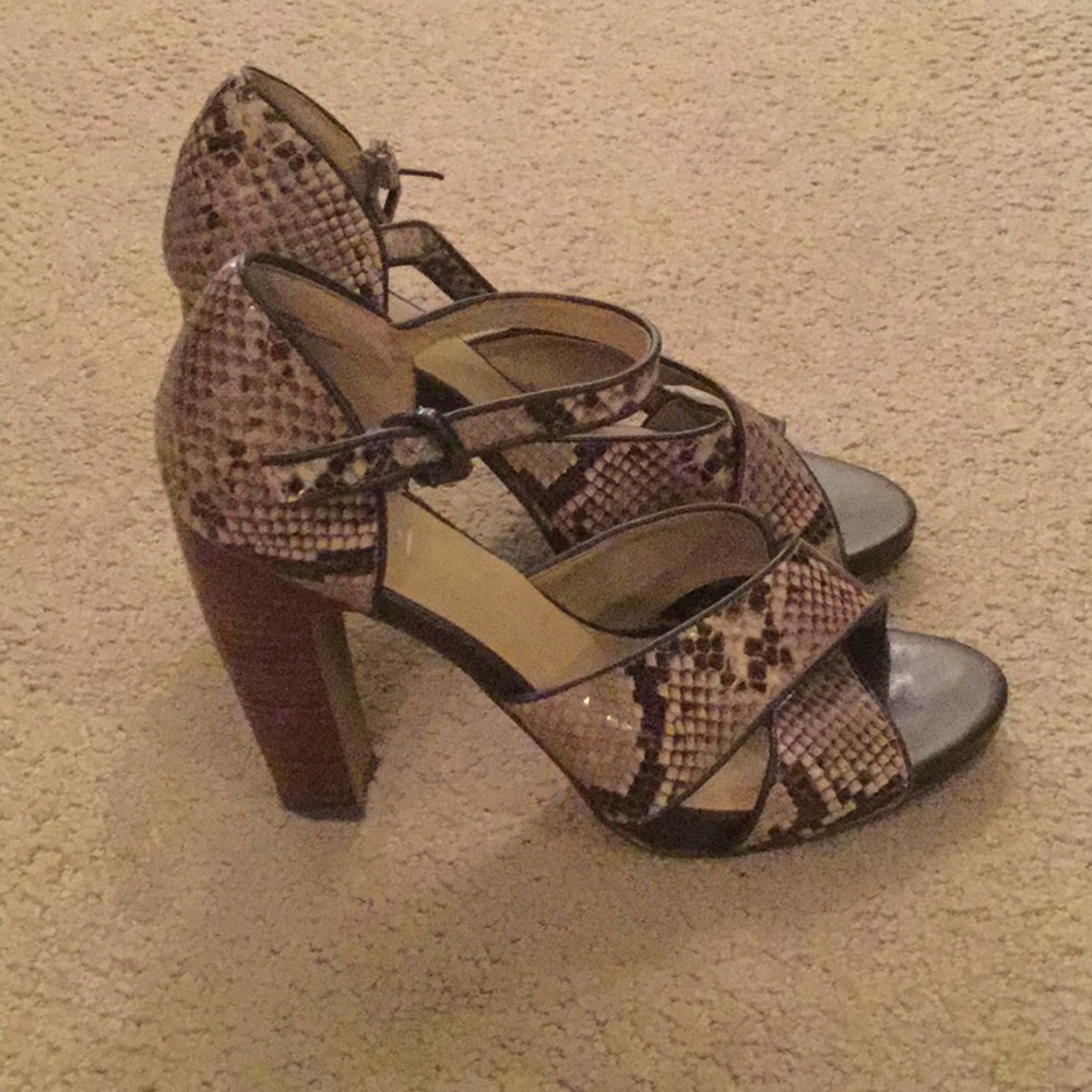 Heels - Picture 2 of 2
